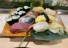 Lunch 1,000 yen Sushi (4 min. walk)