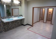 Men's shower rooms 