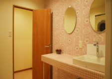 Cute shower room. For women only.