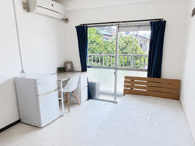 バルコニー付きの明るいお部屋です。